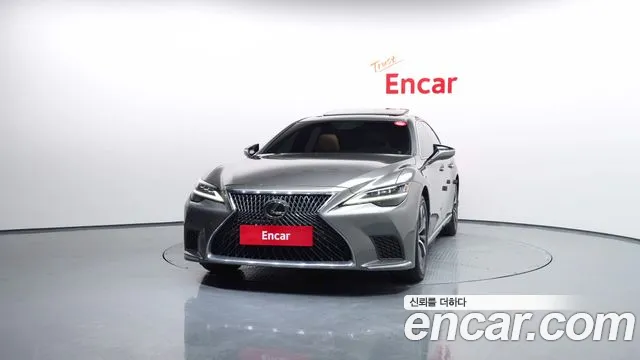 Lexus LS — Фото автомобиля 3