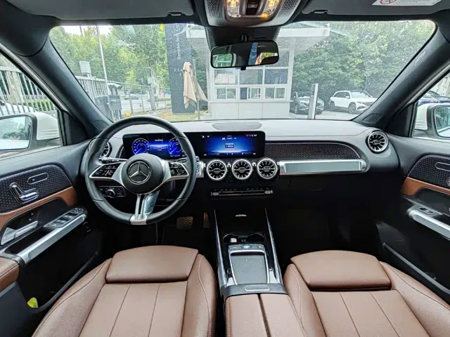 Mercedes-Benz EQB — Фото автомобиля 13