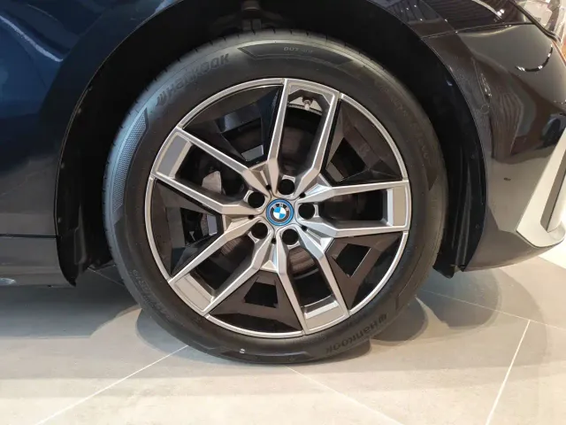 BMW i5 — Фото автомобиля 14