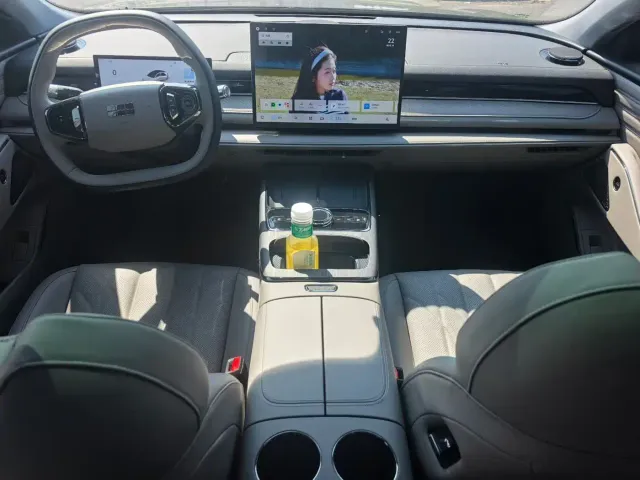 Geely Galaxy Xingyao 8 — Фото автомобиля 5