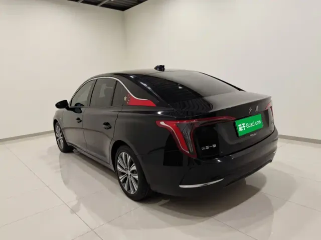 Hongqi E-QM5 — Фото автомобиля 26