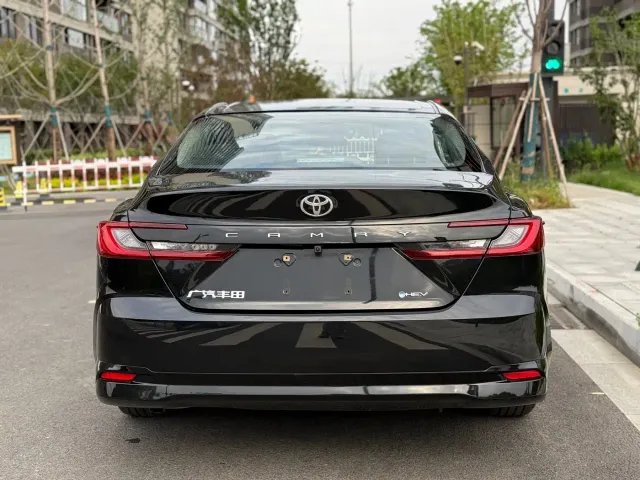 Toyota Camry — Фото автомобиля 5