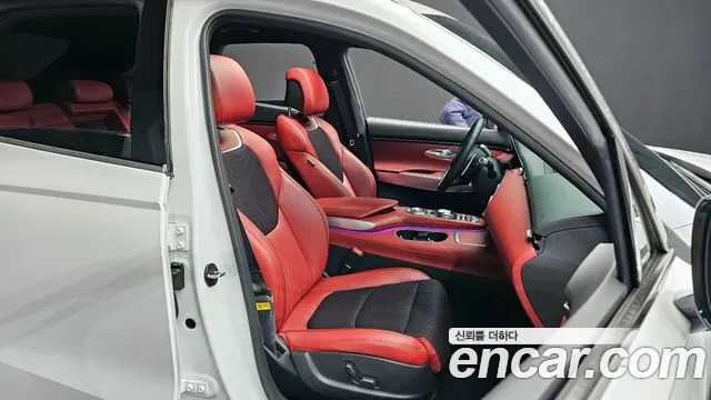 Genesis GV70 2.5T Бензин AWD — Фото автомобиля 12