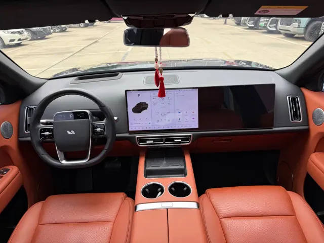 Li Auto L8 — Фото автомобиля 6