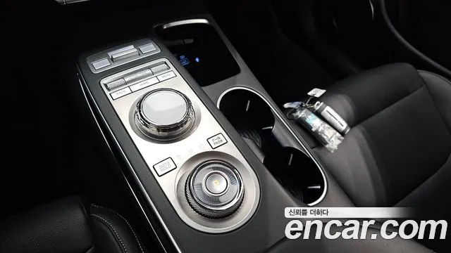 Genesis GV70 — Фото автомобиля 9