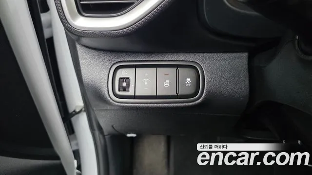 Hyundai Venue — Фото автомобиля 27
