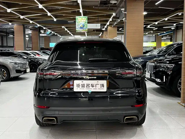 Porsche Cayenne — Фото автомобиля 7