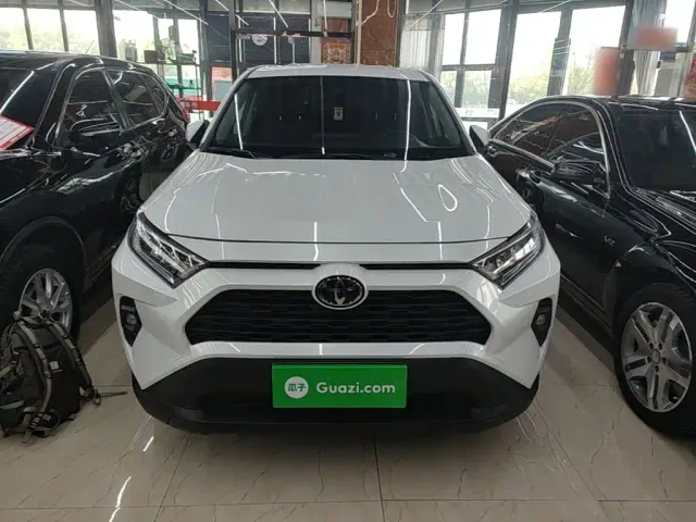 Toyota RAV4 — Фото автомобиля 2