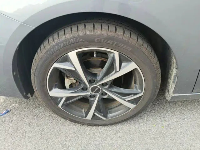 Roewe i5 — Фото автомобиля 22
