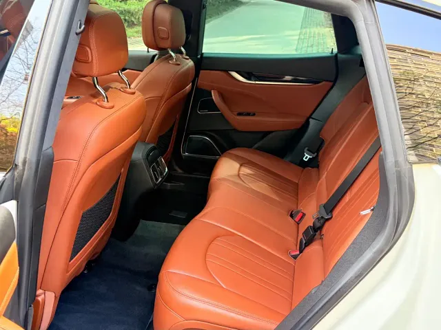 Maserati Levante — Фото автомобиля 8