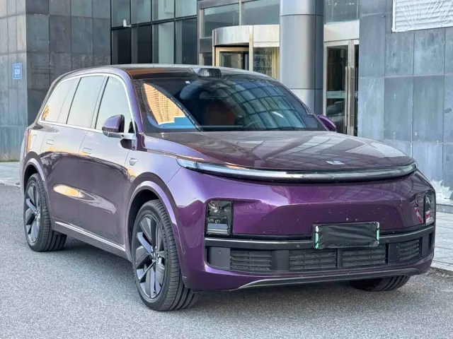 Li Auto L9 — Фото автомобиля 2
