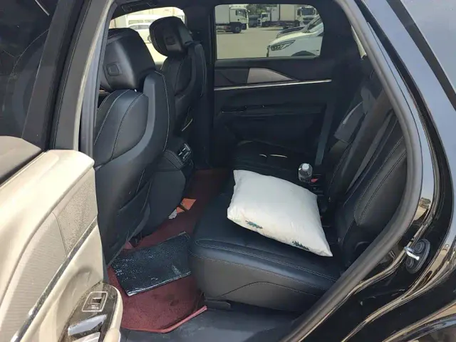 Cadillac XT5 — Фото автомобиля 10