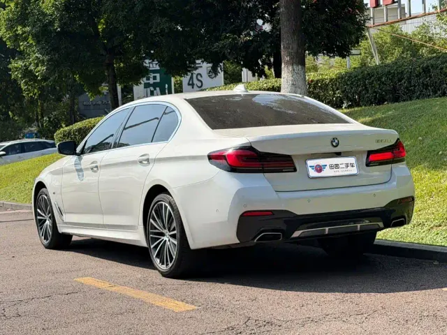 BMW 5 Series — Фото автомобиля 4