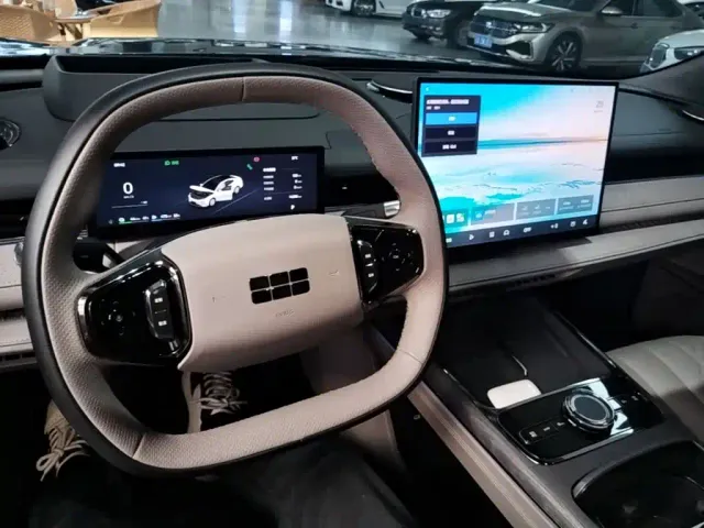 Geely Galaxy Xingyao 8 — Фото автомобиля 9