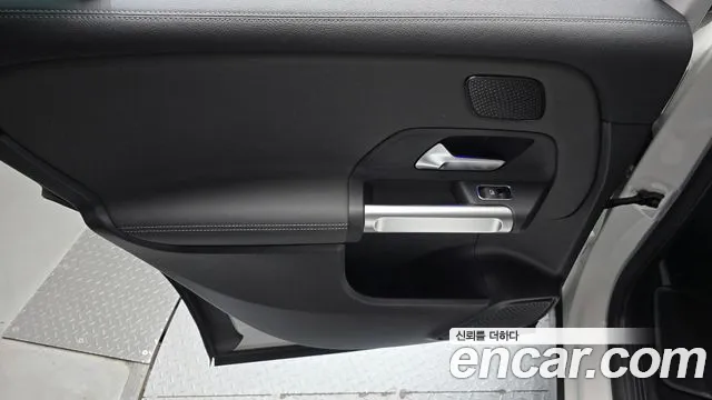 Mercedes-Benz EQB X243 — Фото автомобиля 25