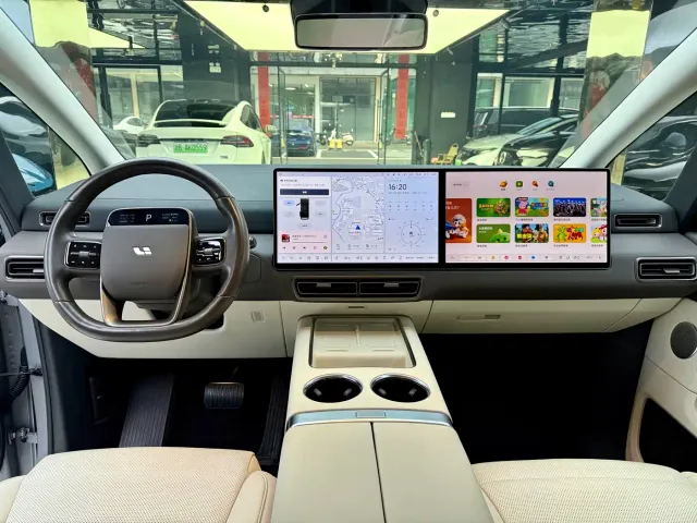 Li Auto MEGA — Фото автомобиля 9