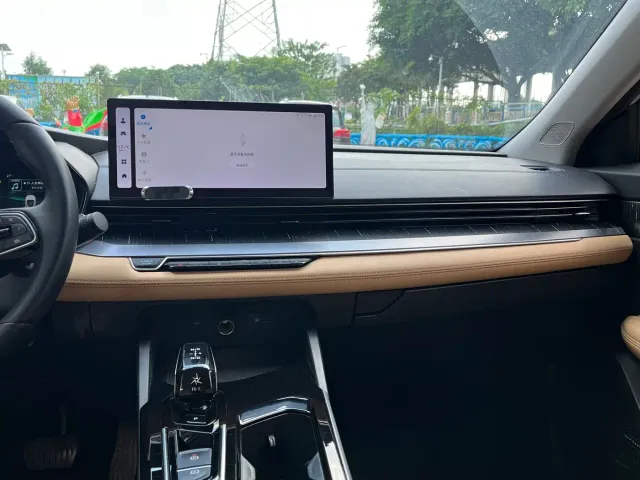 Geely Emgrand L — Фото автомобиля 17