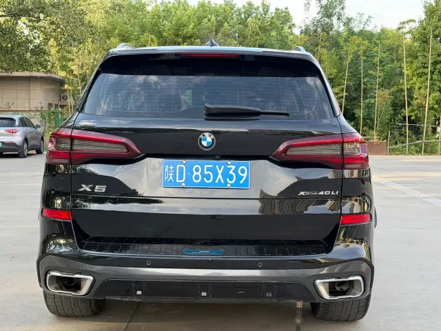 BMW X5 — Фото автомобиля 13
