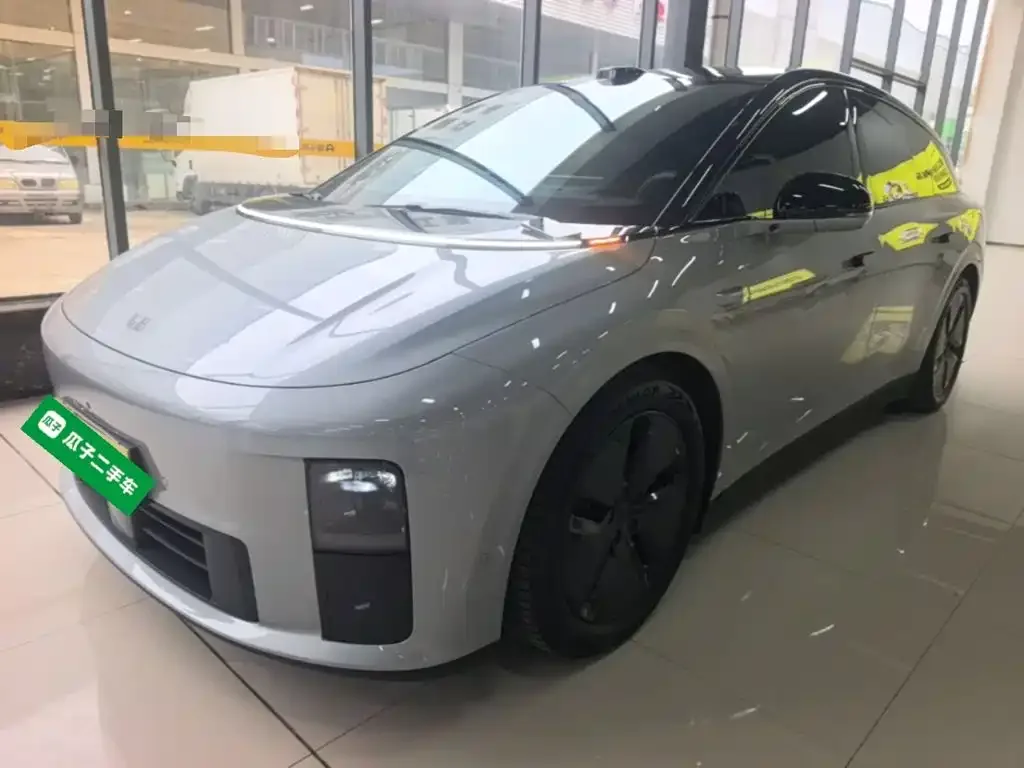 Фотография автомобиля — Li Auto i6