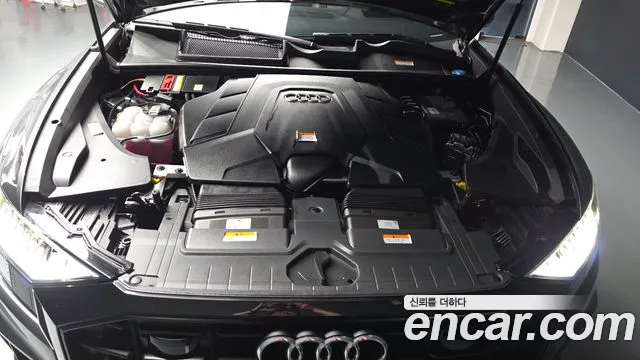 Audi Q8 55 TFSI quattro Premium — Фото автомобиля 6