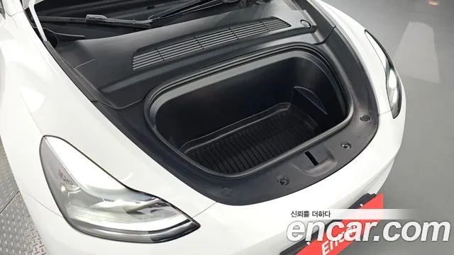 Tesla Model Y — Фото автомобиля 5