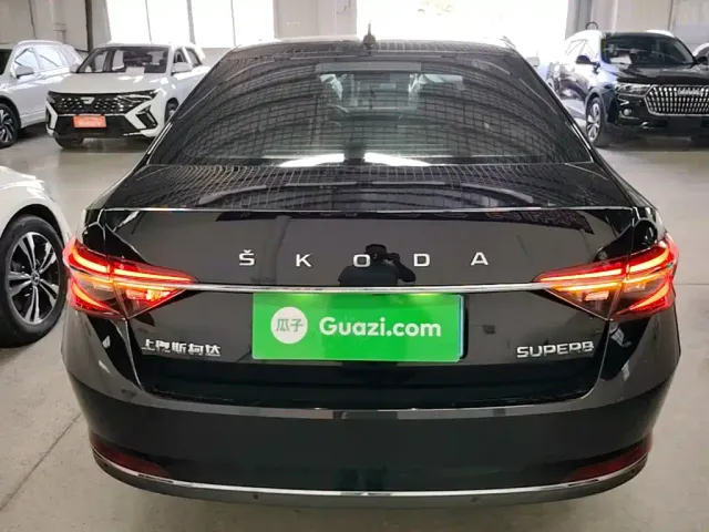 Skoda Superb — Фото автомобиля 5