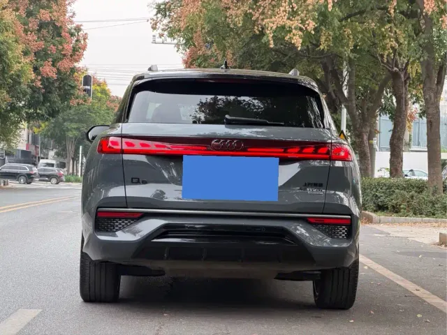 Audi Q6 — Фото автомобиля 8