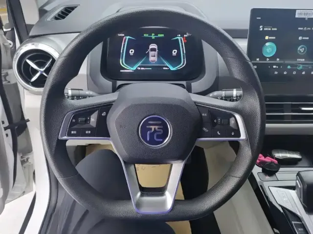 BYD Yuan Pro — Фото автомобиля 15
