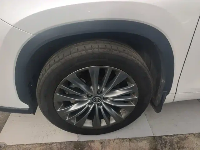 Toyota Highlander — Фото автомобиля 22