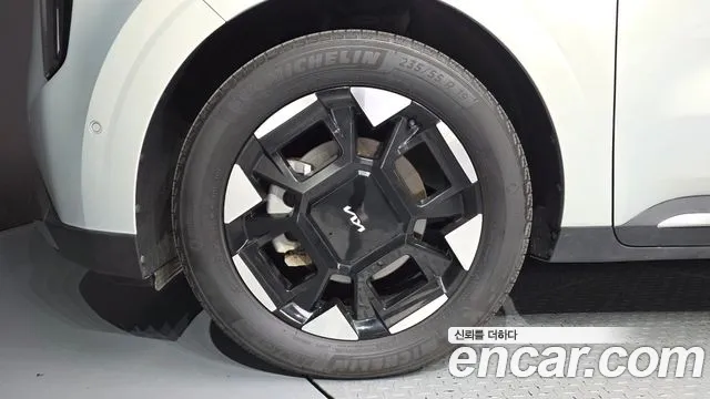 Kia Carnival Generation 4 — Фото автомобиля 5