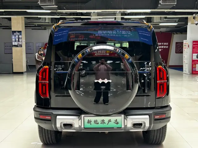 BYD FangChengBao Leopard 5 — Фото автомобиля 5