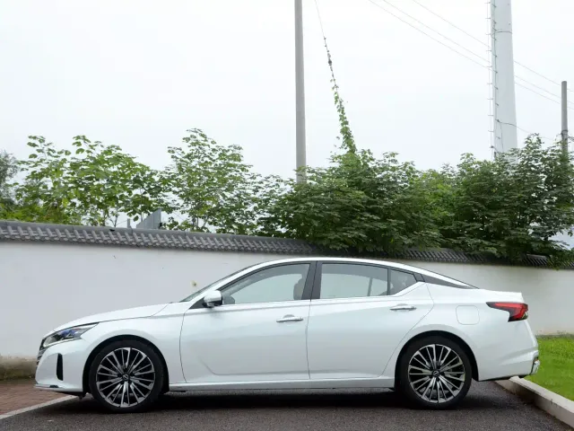 Nissan Teana — Фото автомобиля 4