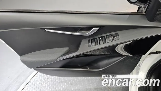Kia Niro — Фото автомобиля 13