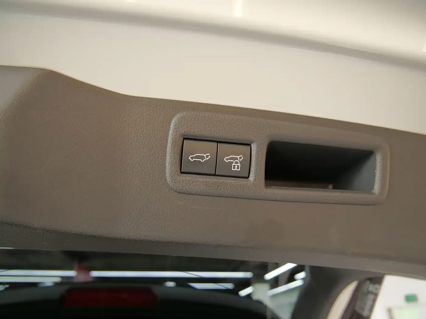 Toyota Venza 2023 2.5L Smart Hybrid FWD Premium — Фото автомобиля 19