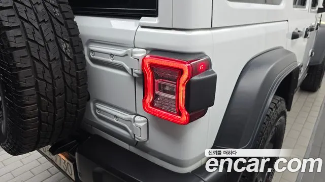 Jeep Wrangler JL — Фото автомобиля 23
