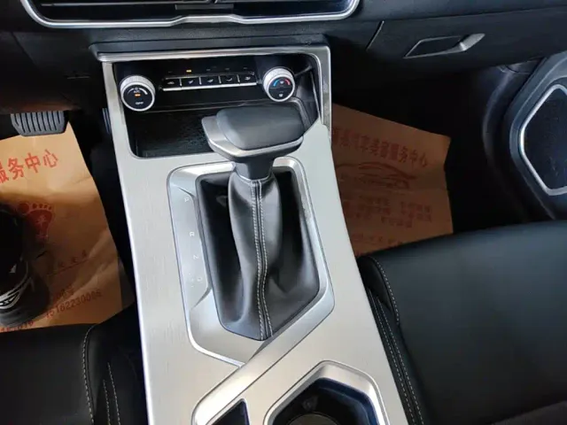 Geely Binyue — Фото автомобиля 13