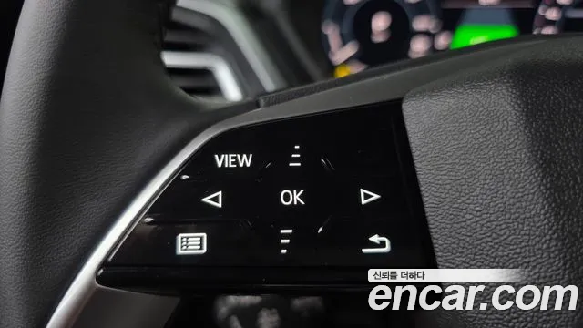 Audi Q4 e-tron — Фото автомобиля 16