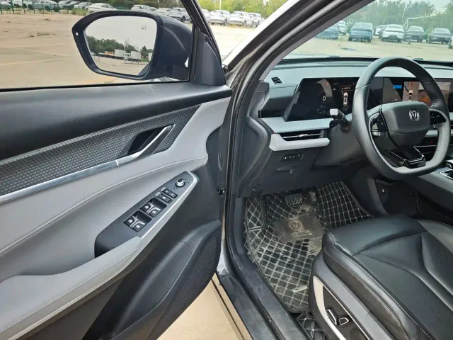 Changan CS75 Plus — Фото автомобиля 10