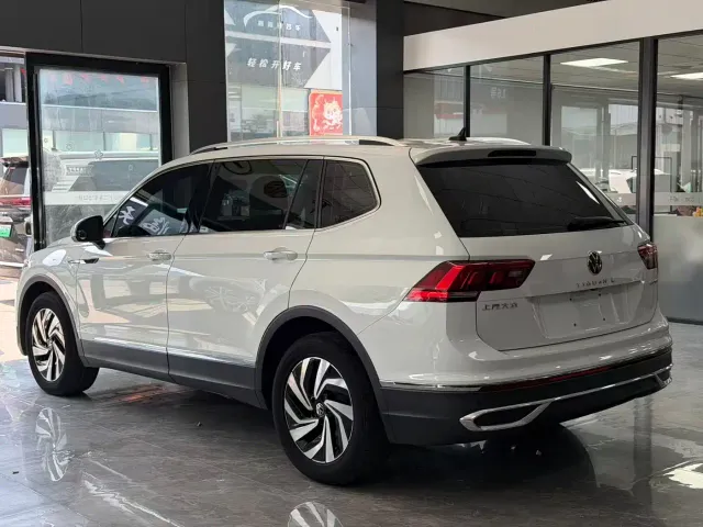 Volkswagen Tiguan L — Фото автомобиля 14