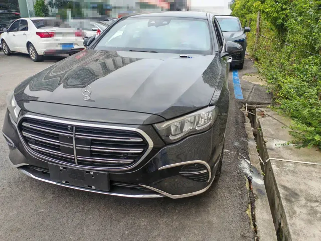 Mercedes-Benz E-Class — Фото автомобиля 2