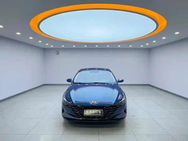 Hyundai Elantra — Фото автомобиля 2