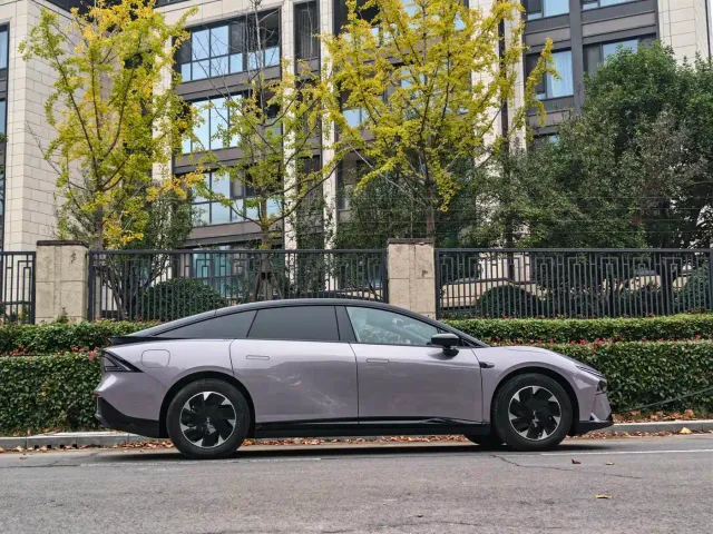 Xpeng P7+ — Фото автомобиля 4