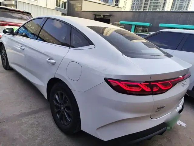 BYD Qin L — Фото автомобиля 4