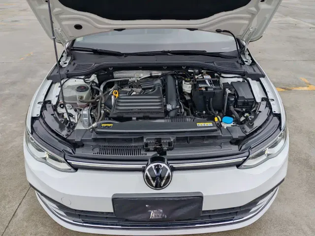 Volkswagen Golf — Фото автомобиля 15