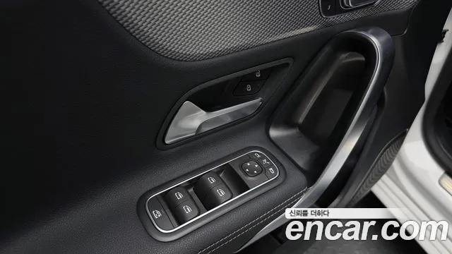 Mercedes-Benz A-Class — Фото автомобиля 27