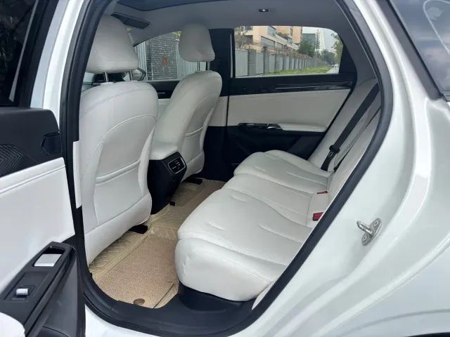 Geely Galaxy L6 — Фото автомобиля 5