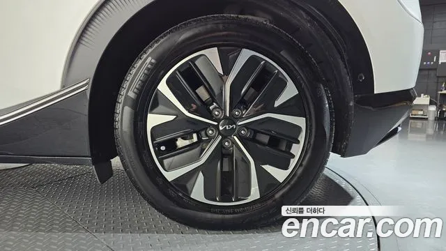 Kia EV6 — Фото автомобиля 21