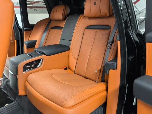 Rolls-Royce Cullinan — Фото автомобиля 21