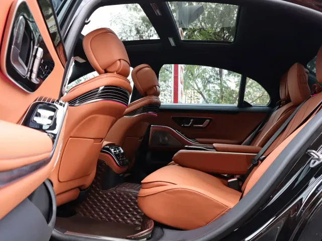 Mercedes-Benz S-Class — Фото автомобиля 12