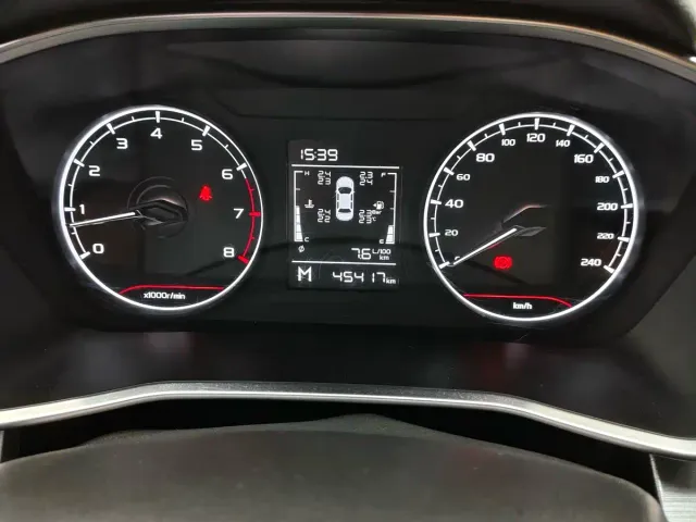 Geely Binyue — Фото автомобиля 13